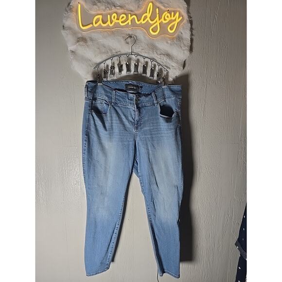 Torrid Jeggings Womens 22R High Rise Tapered Three Buttons HUGE Stretch - Picture 1 of 9